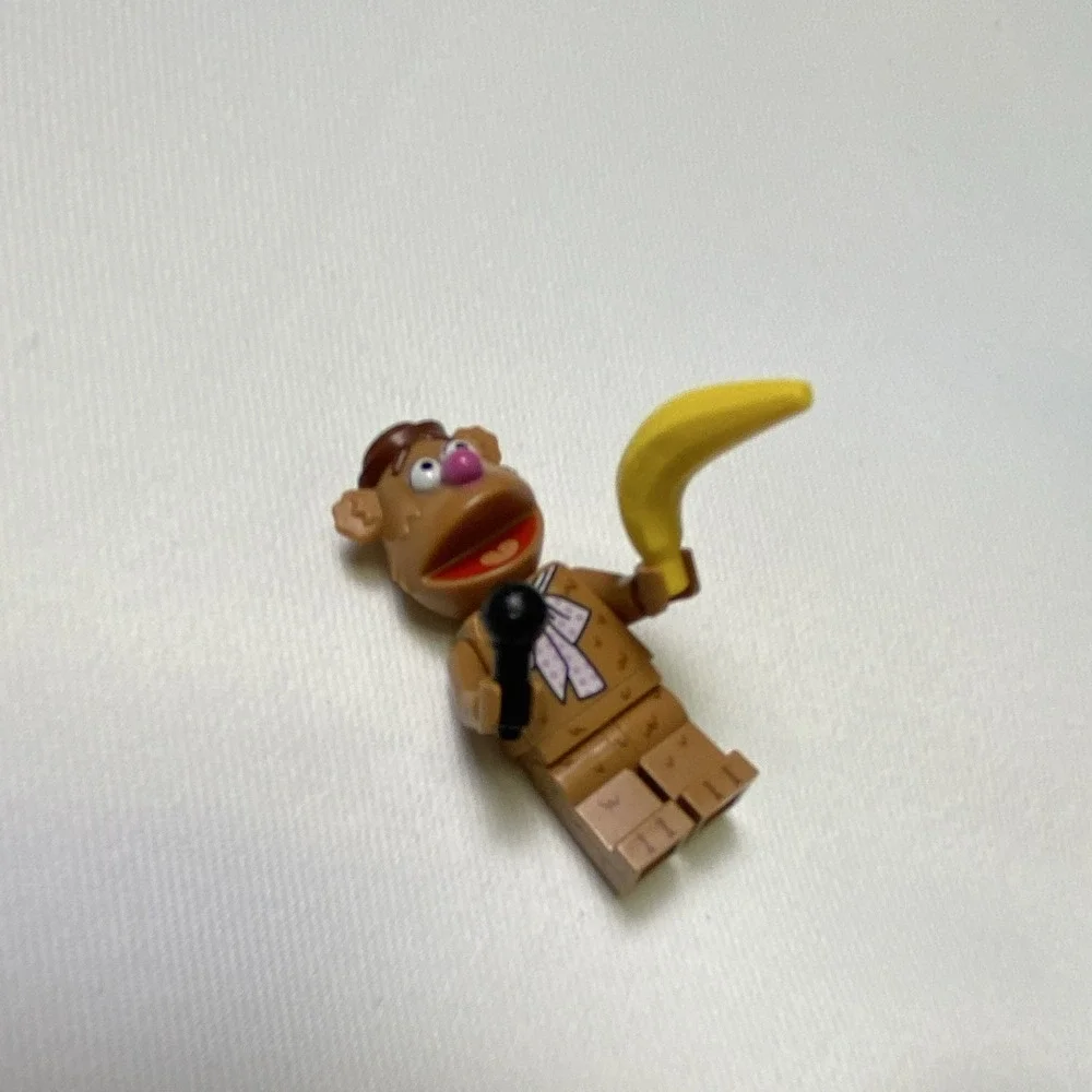 LEGO Minifigures The Muppets Fozzie Bear w/ Banana & Microphone 71033